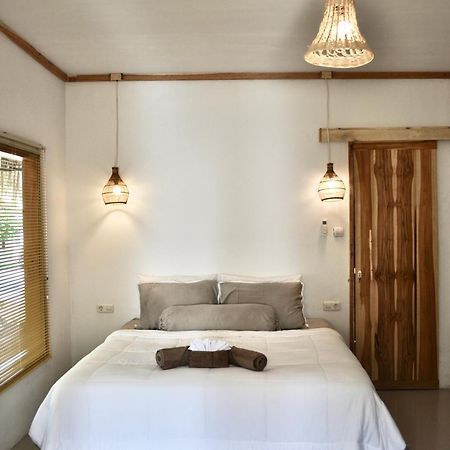 Ripbowl Guest House Selong Belanak Kültér fotó