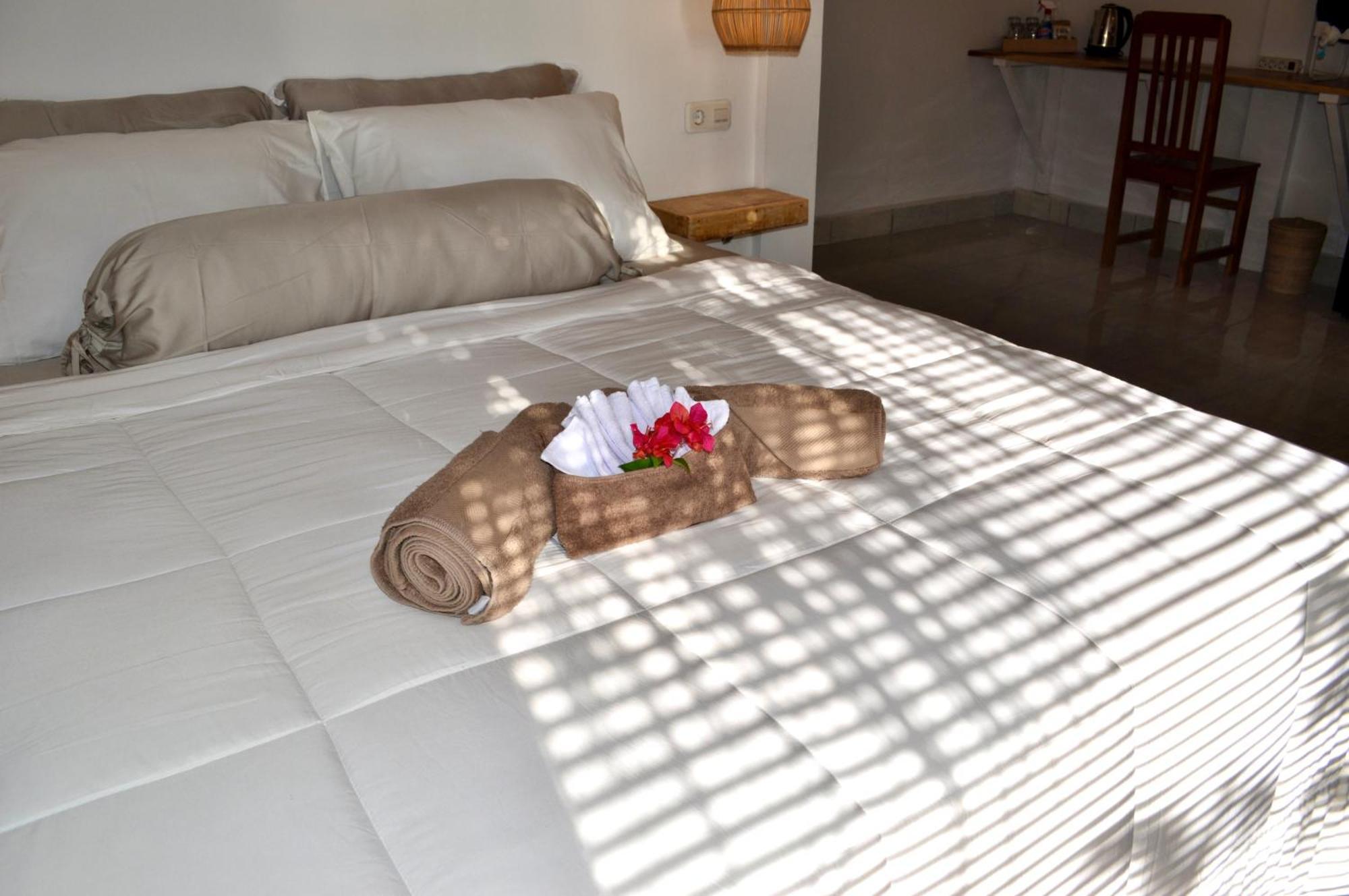 Ripbowl Guest House Selong Belanak Kültér fotó